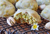 Pistachio Lemon Snowball Cookies Recipe for Zesty, Crunchy Treats