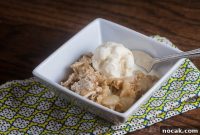 Pear and Almond Crumble with Cinnamon Oat Topping