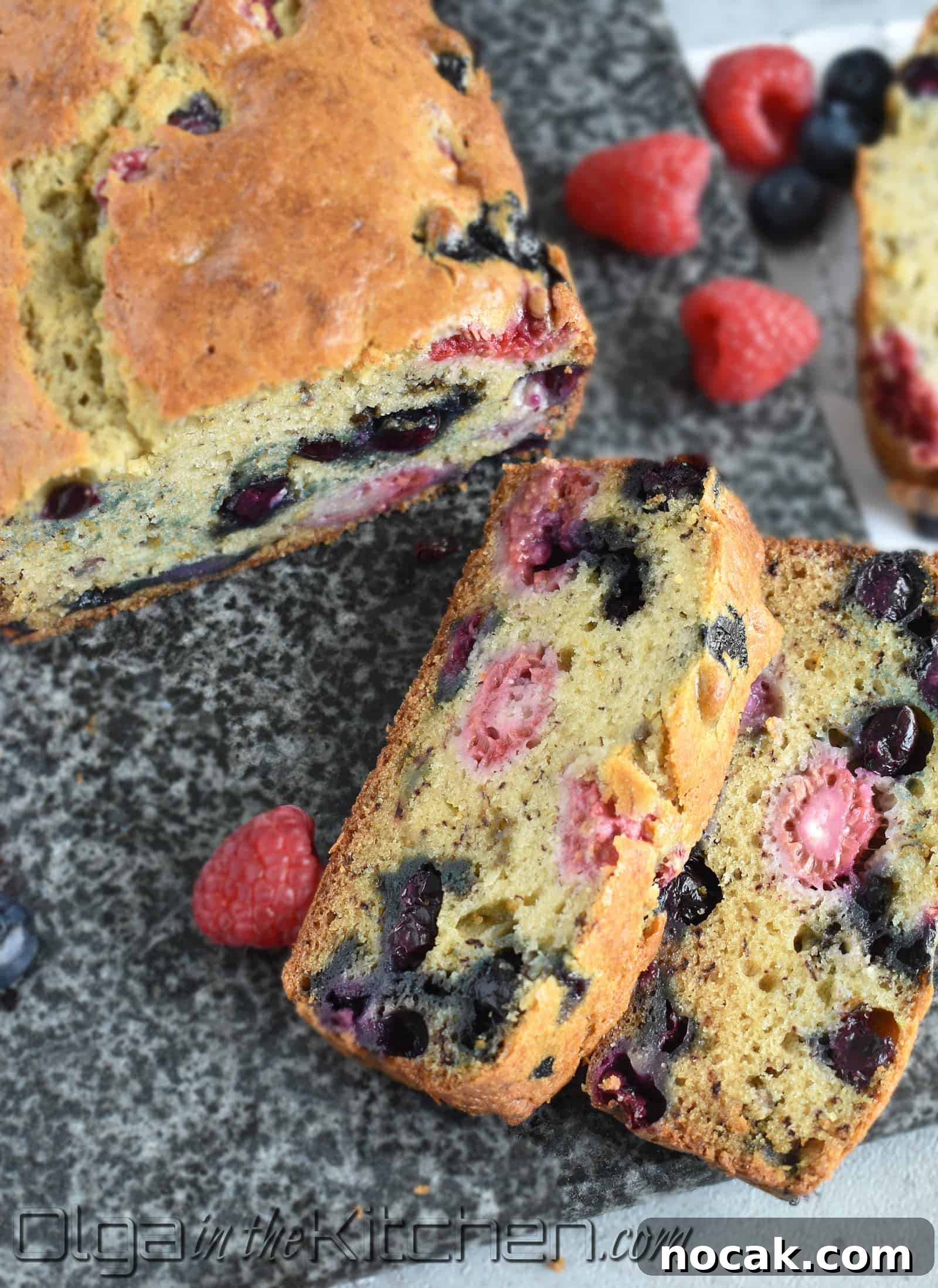 Banana and Berry Quick Bread Recipe for Moist, Flavorful Loaves 10 img 2203 9