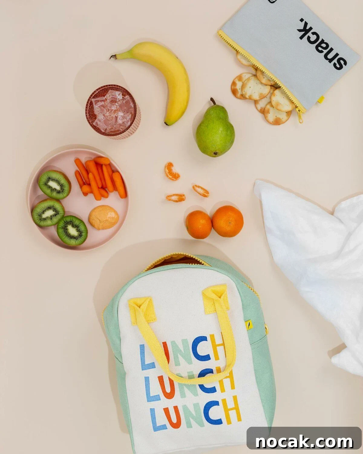 Fluf's non-toxic kids' lunch box with fruit and snacks