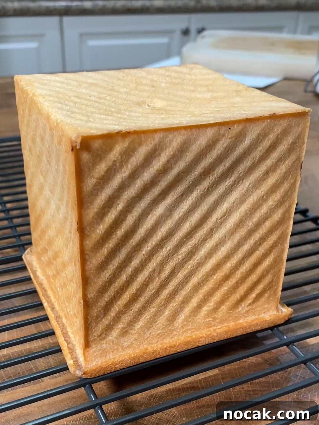 Shibuya Honey Toast: Day 26 of the Bread Challenge 4 Cutting the loaf