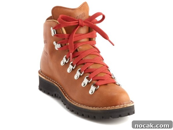 10 Stylish Women's Hiking Boots for Trail and Town 4 10 of the Most Stylish Hiking Boots for Women