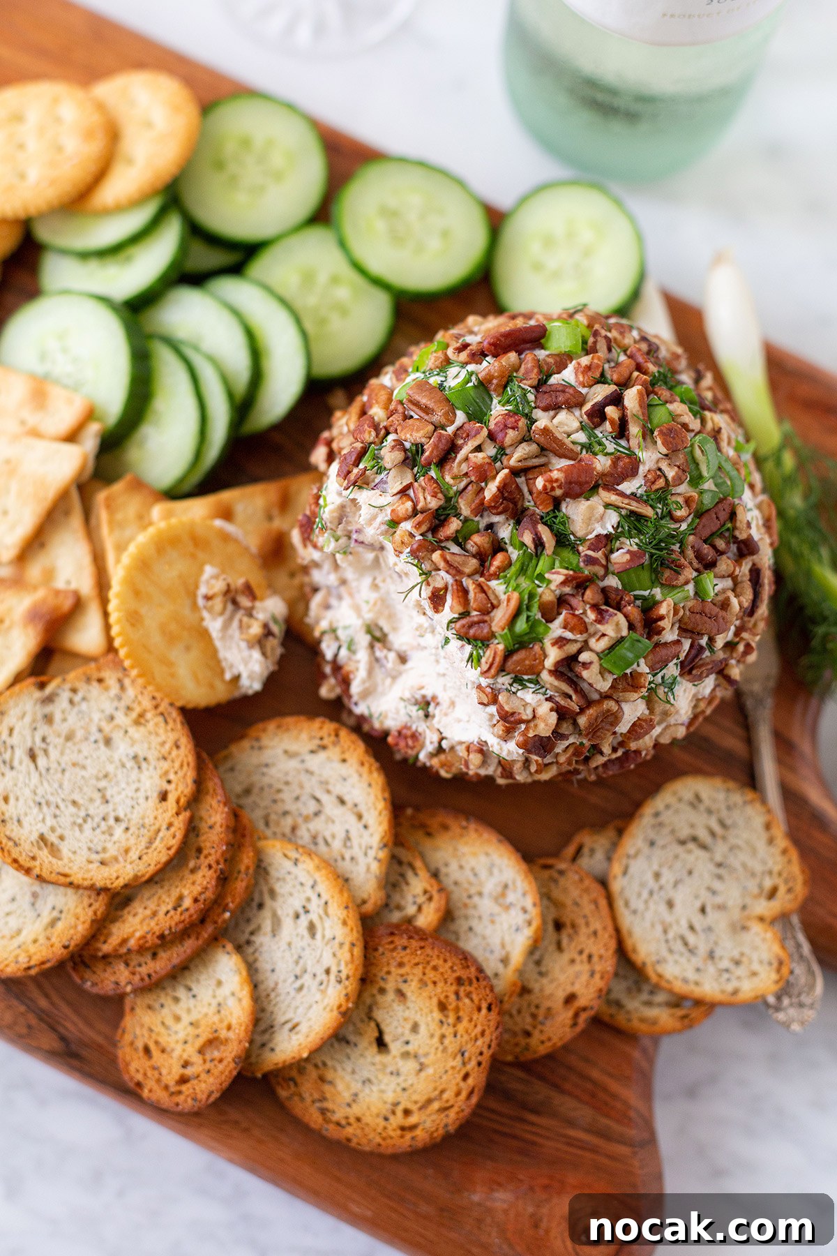 Creamy Smoked Salmon Cheese Ball for Holiday Appetizers 4 Smoked salmon cheese ball closeup