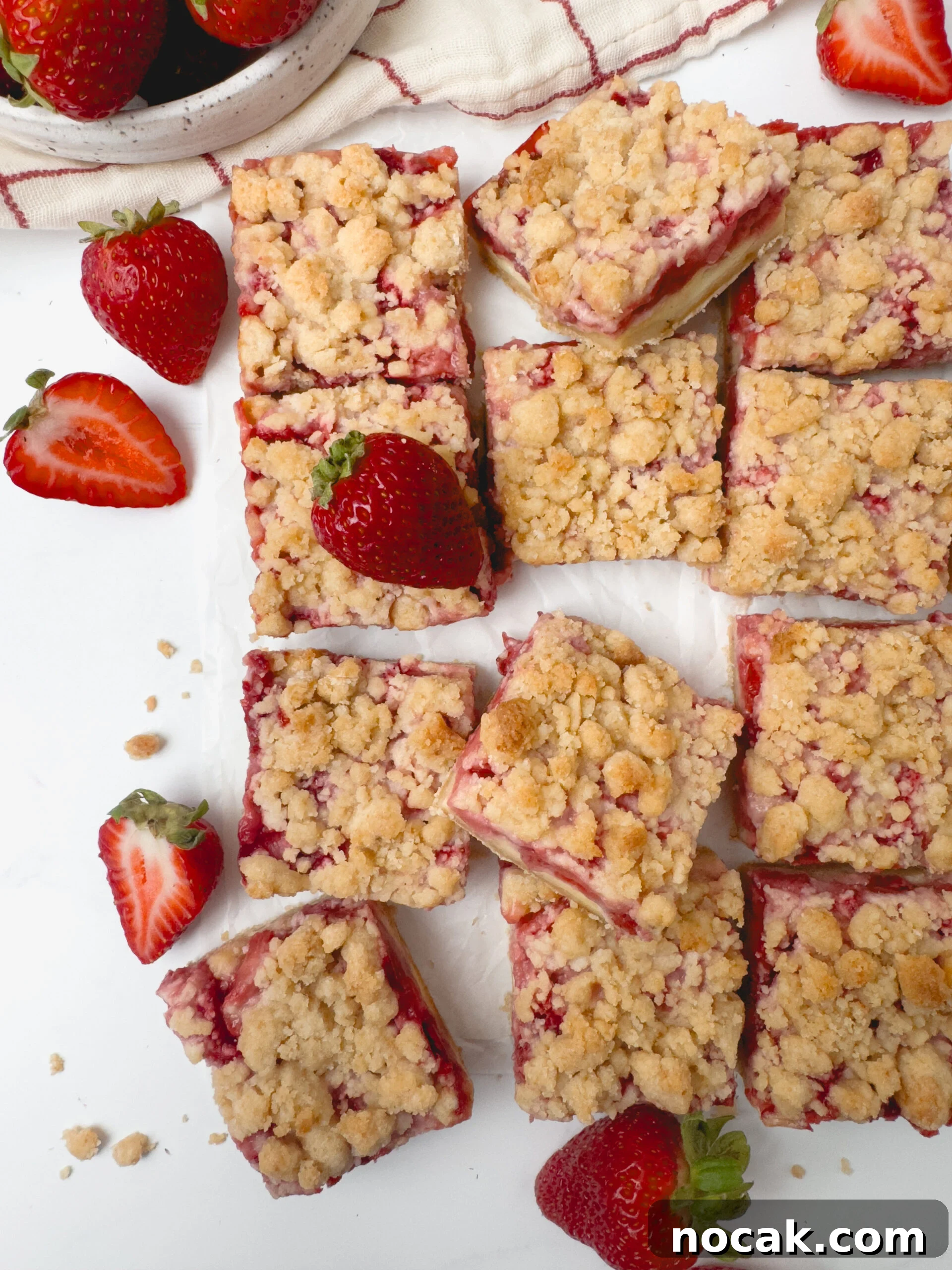 Homemade Strawberry Crumb Bars Recipe 2 Strawberry Crumb Bars
